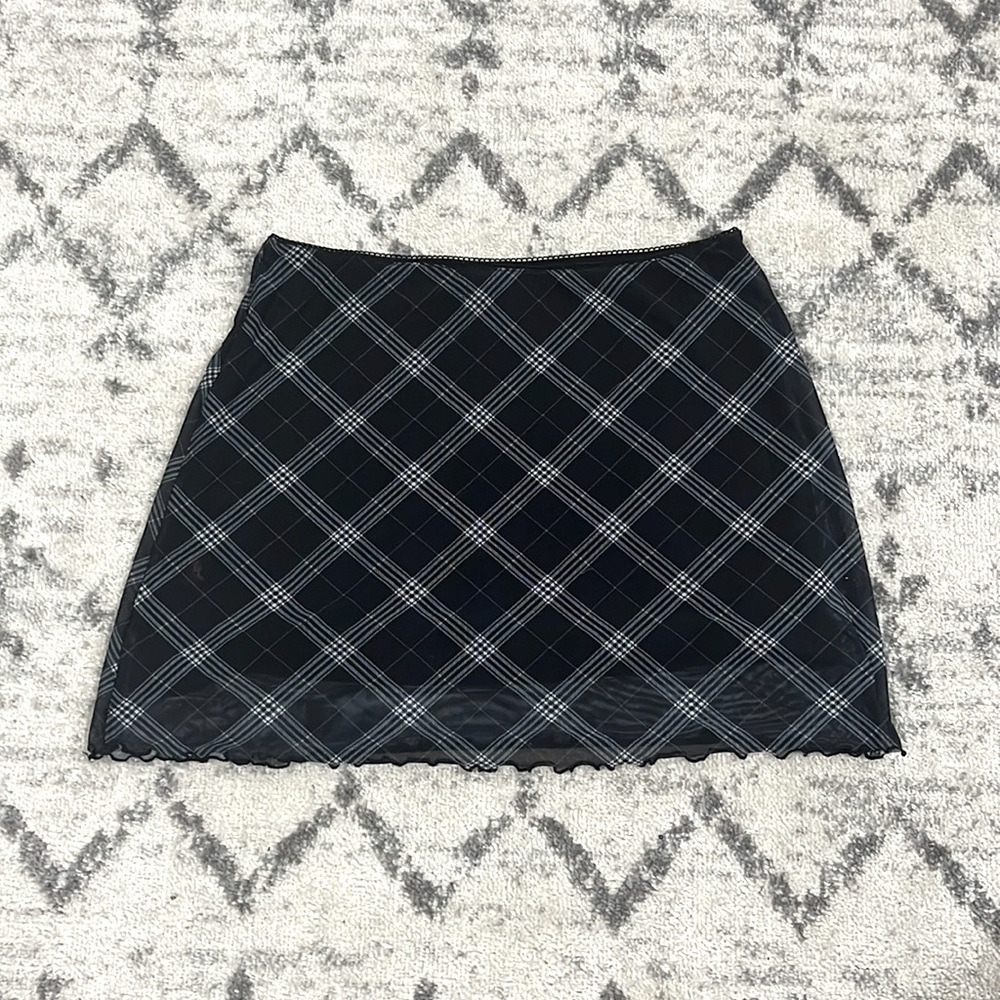 Black and white mini skirt size women’s medium